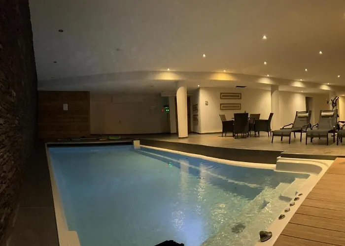 Superbe Avec Piscine Et Sauna דירה שמפקס