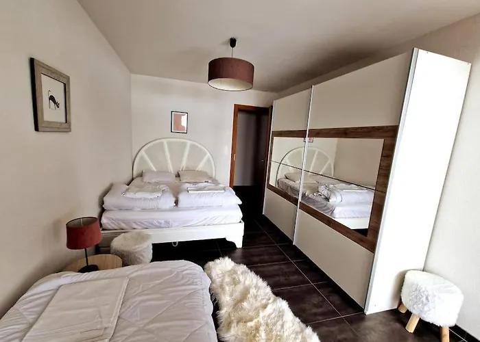 Superbe Avec Piscine Et Sauna דירה *